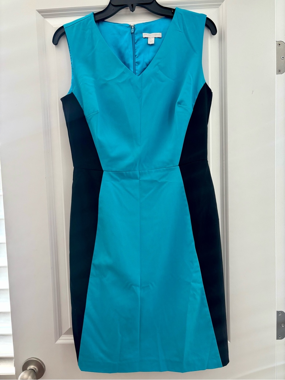 Turquoise and Black V-Neck Sheath Midi Dress